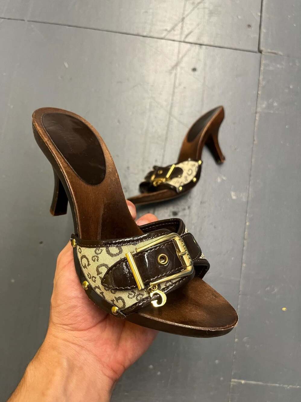 Guess Bindee Brown Monogram Canvas Wooden High Heel Mule Sandals Size 6M